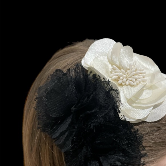 Black and ivory flower oversized floppy flower headband elastic bow fascinator - Picture 2 of 5